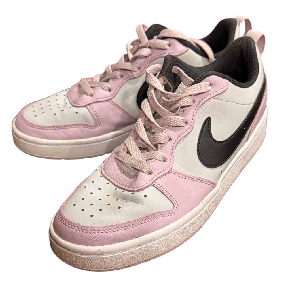 Nike Women's Pink and Black Sneakers 6 y